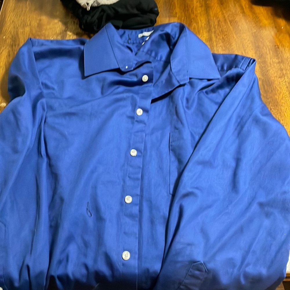 Button up for interviews or work in very good shape